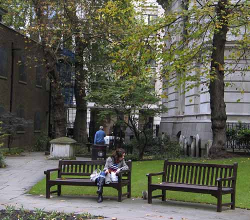Squirrel Pic-nic - Postmans Park, London, JBLArts photography