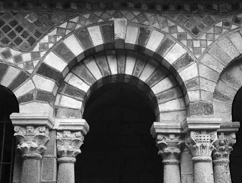 Geometries in lava, terracotta and sandstone for the arches of the cloister - Le Puy En Velay, France, JBLArts photography