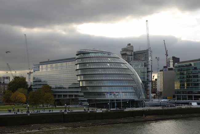 A building shaped as a full sail - steel-glass building in London, JBLArts photography